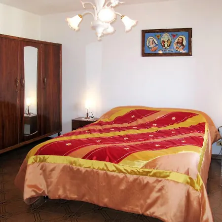 Locazione Turistica Casa Dora *